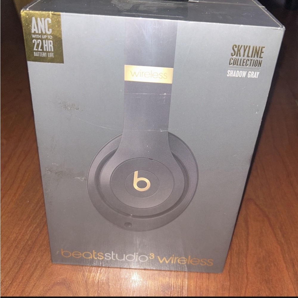 Beats Studio3 Wireless Headphones - Shadow Gray